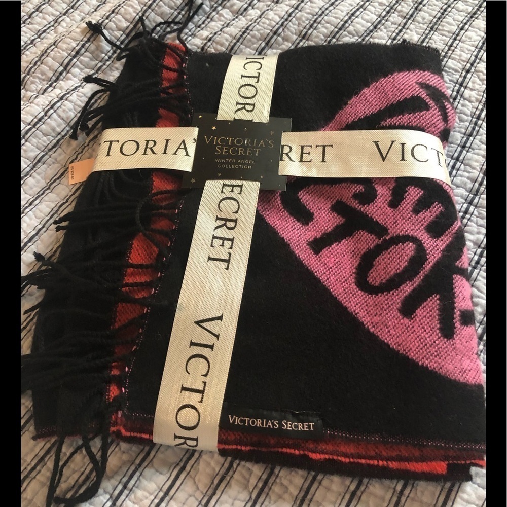 NWT Victoria’s Secret scarf Love Victoria